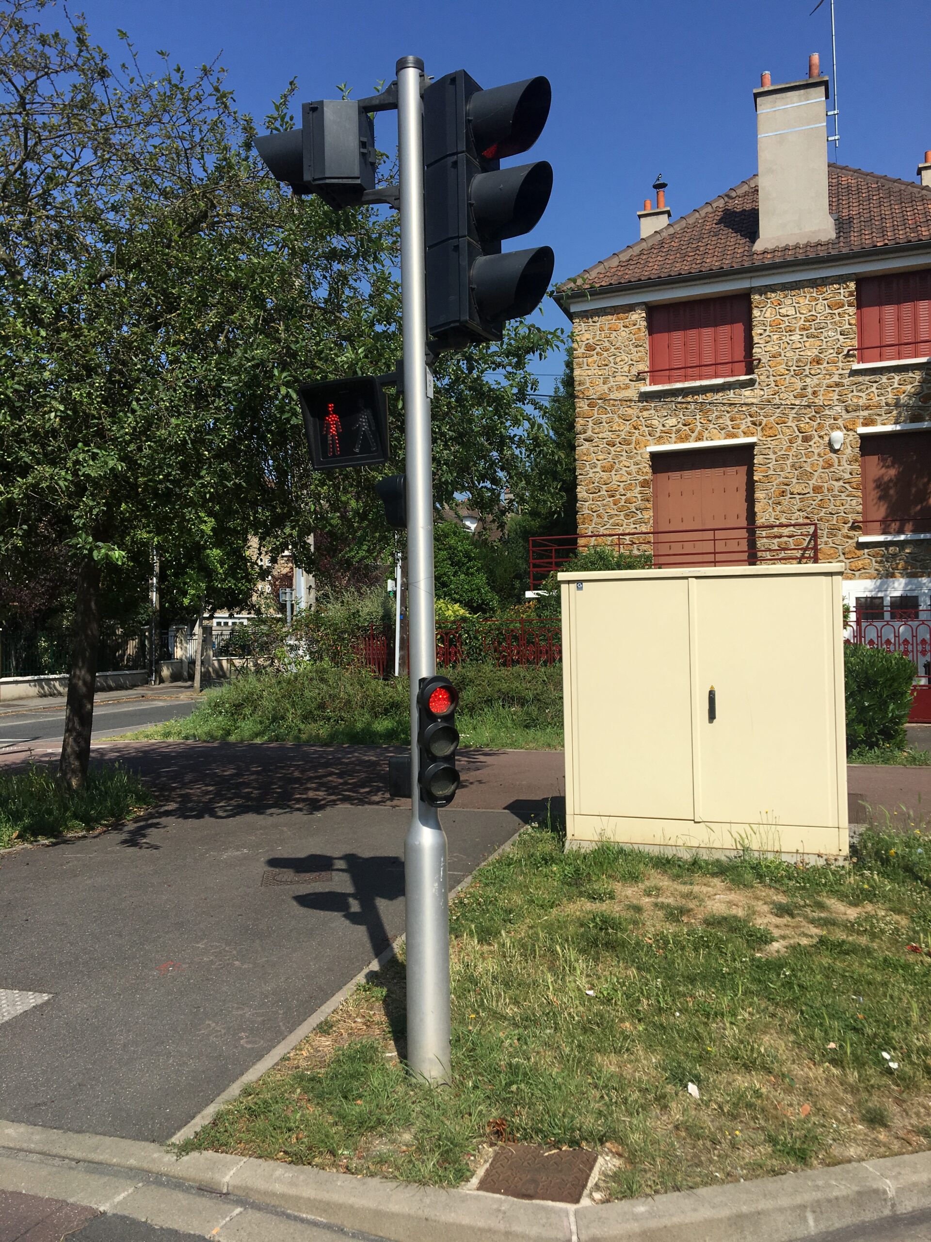 SIGNALISATION LUMIÈRE TRICOLORE